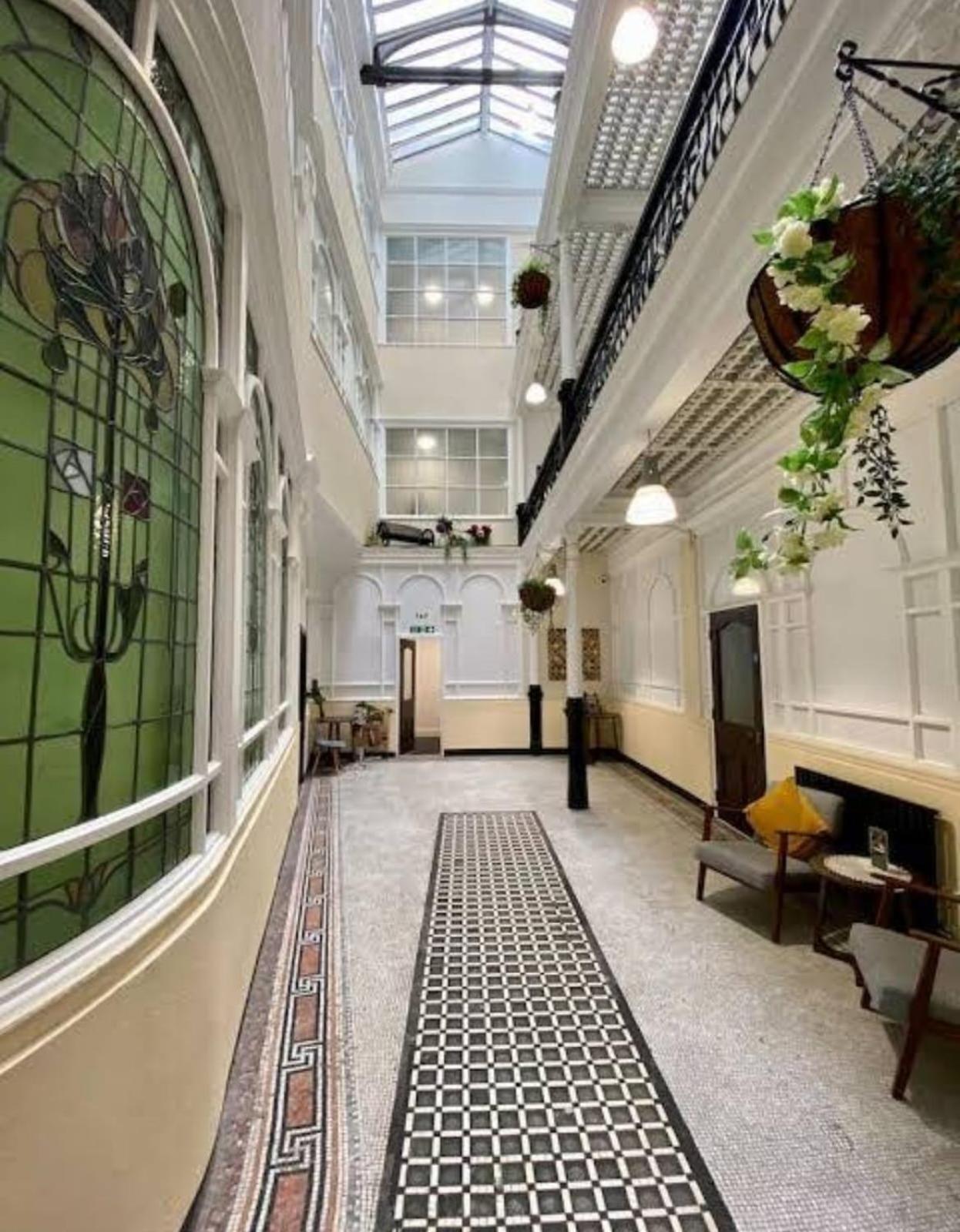 Liverpool Gem: Cozy Studio Retreat ภายนอก รูปภาพ