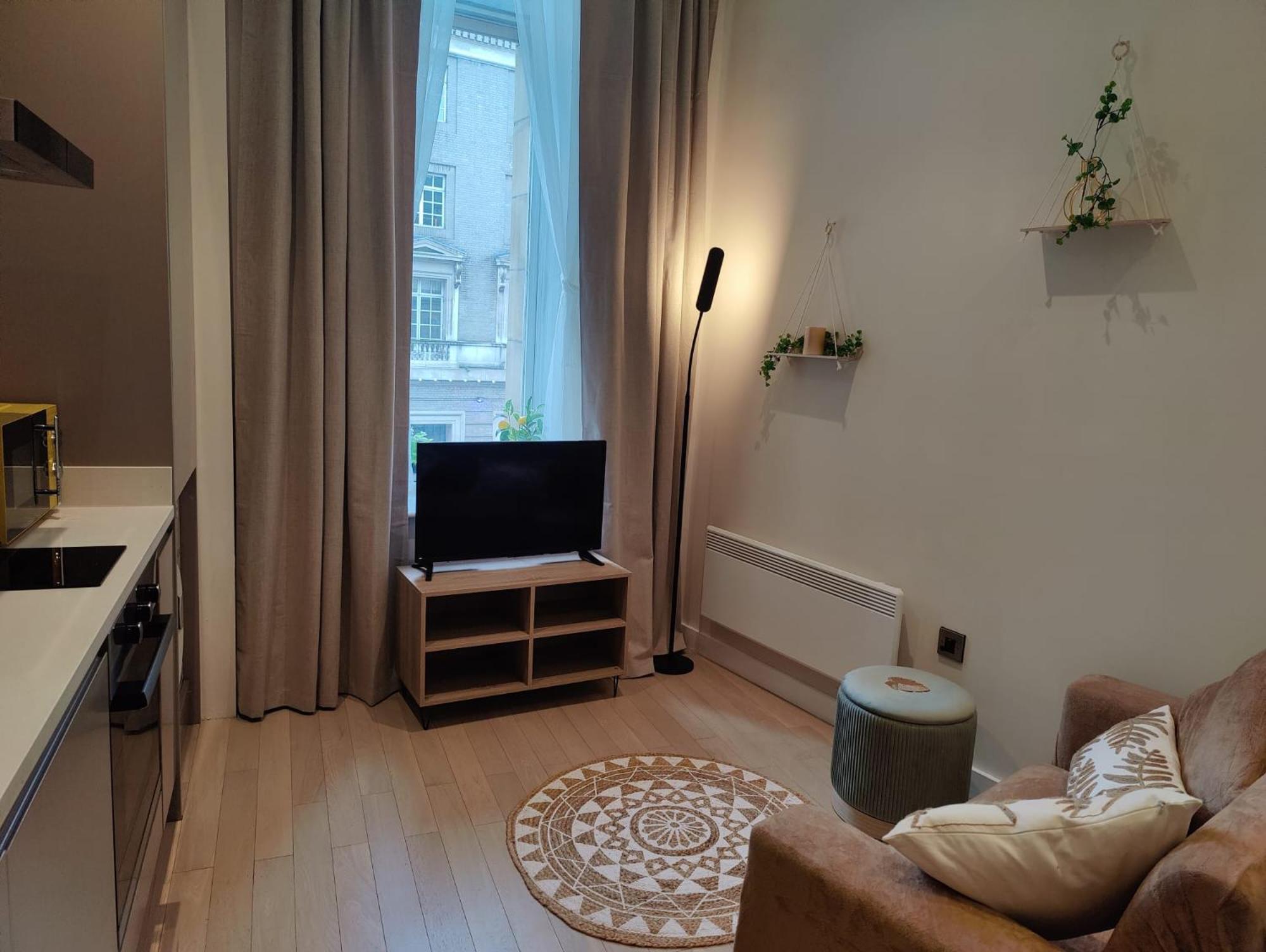 Liverpool Gem: Cozy Studio Retreat ภายนอก รูปภาพ